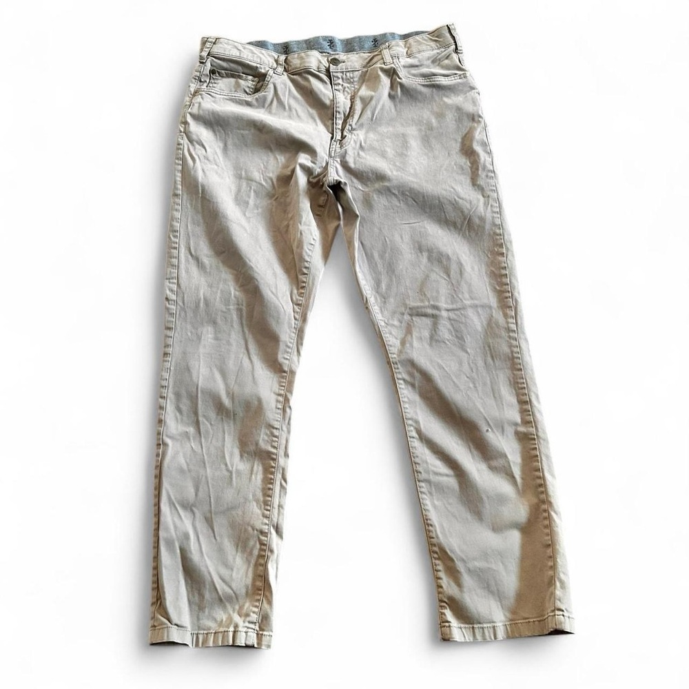 Izod Men's Beige Straight Jeans